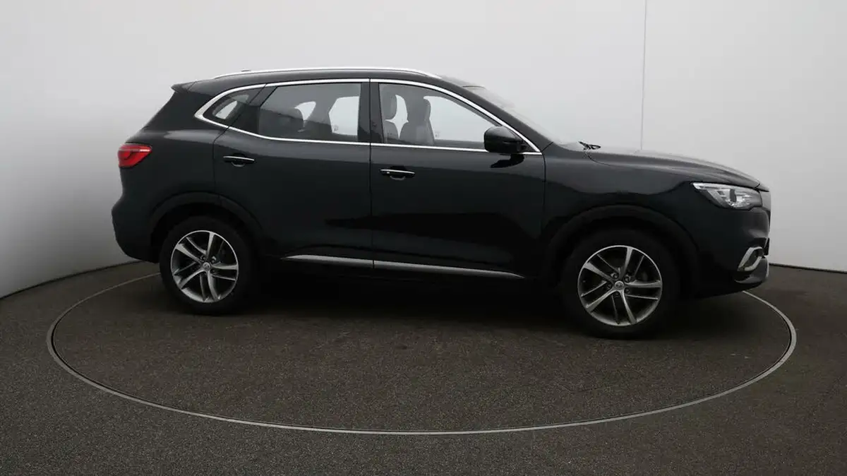 2022-mg-hs-15t-gdi-excite-162ps-big-40