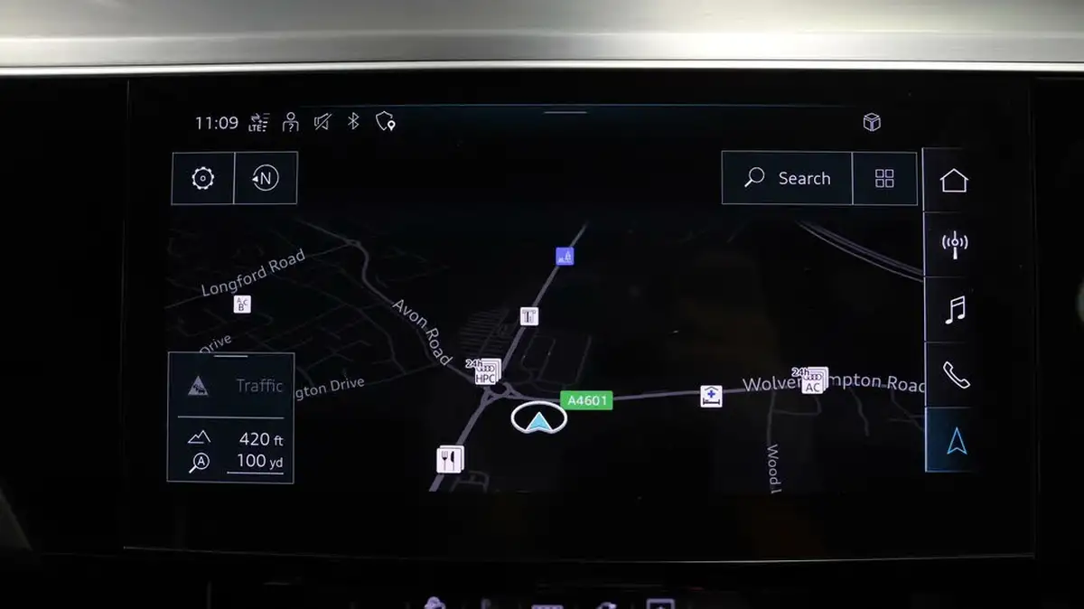 2021-audi-e-tron-50e-black-edition-station-wagon-big-3