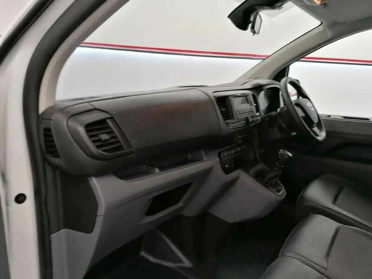 2021-toyota-proace-20d-icon-long-120hpeu6dt-e-panel-big-12