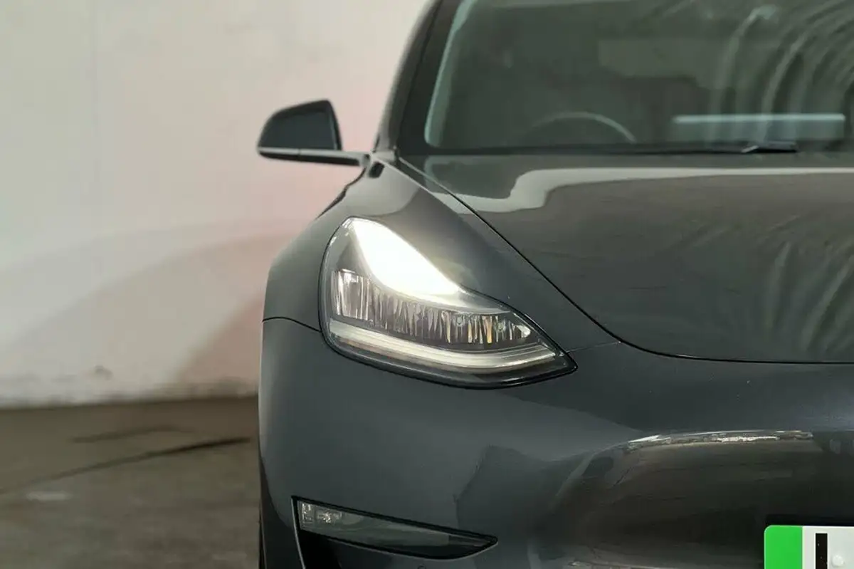 2019-tesla-model-3-e-4x4-performance-pack-big-12
