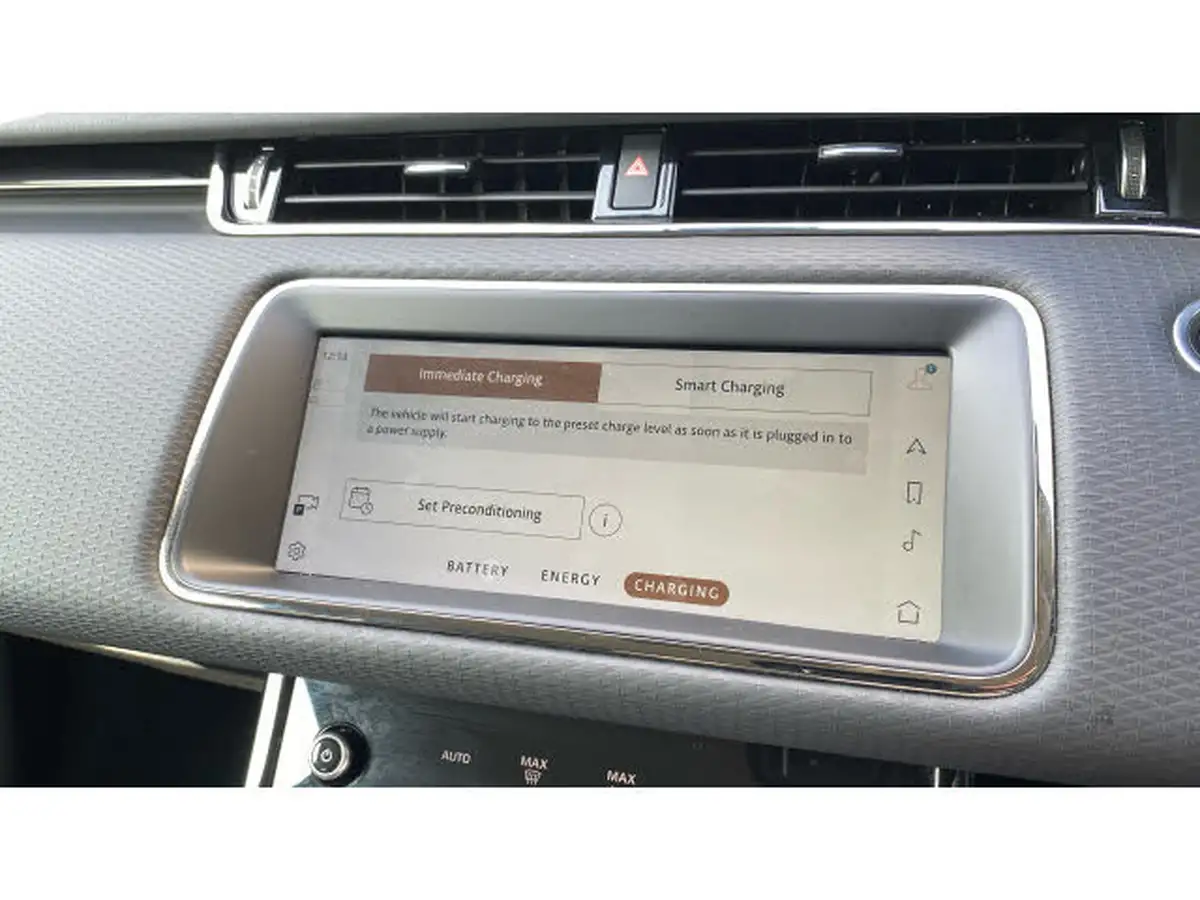 2022-land-rover-range-rover-evoque-15-p300e-r-dynamic-s-big-39