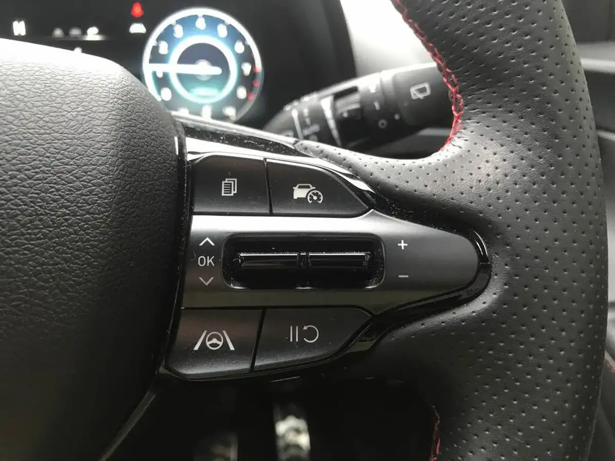 2024-hyundai-i20-10-t-gdi-n-line-eclutch-imt-big-16