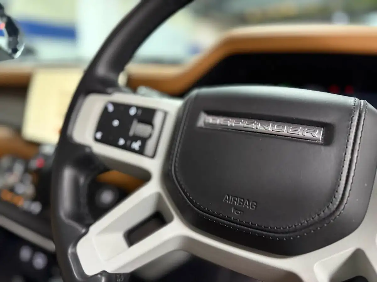2022-land-rover-90-defender-30-d250-hse-big-69
