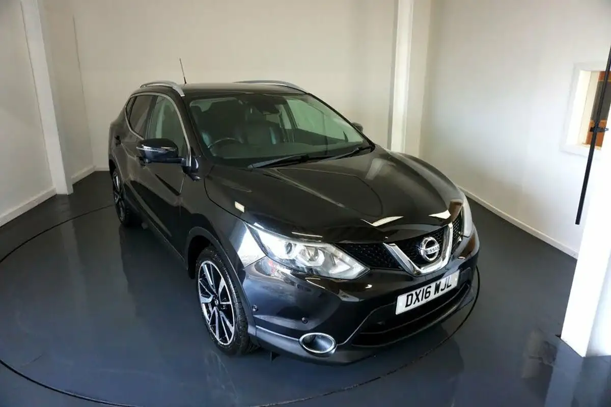 2016-nissan-qashqai-15dci-tekna-big-12