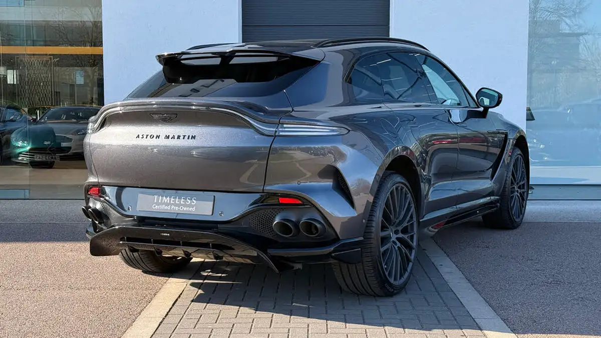 2022-aston-martin-dbx-40-v8-big-26