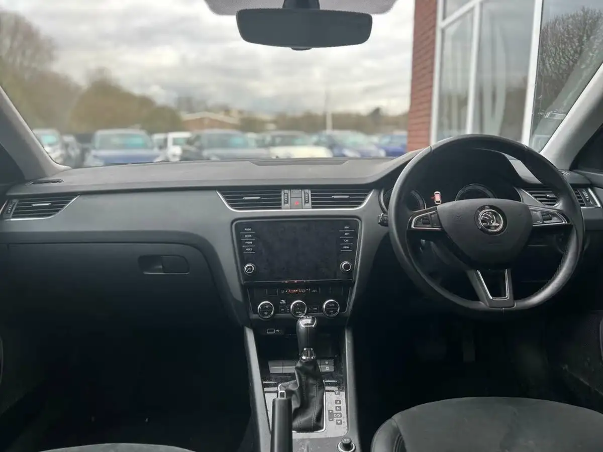 2018-skoda-octavia-20tdi-se-l-estate-dsg-big-13