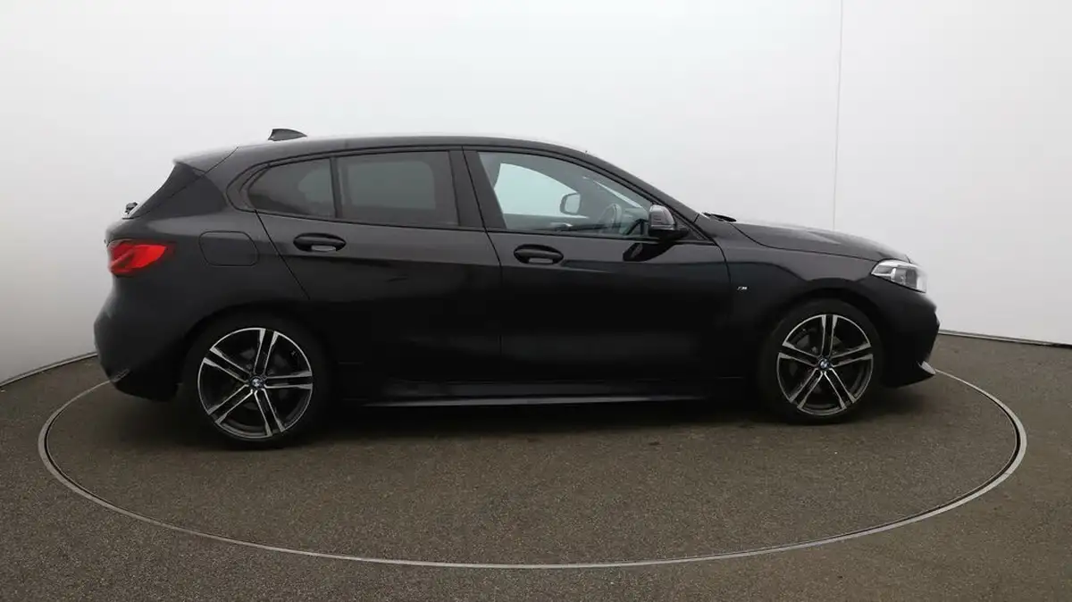 2021-bmw-1-series-15-118i-m-sport-lcp-dct-big-8