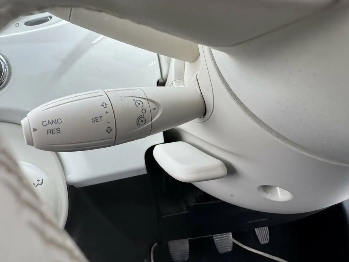 2020-fiat-500-10-lounge-big-35