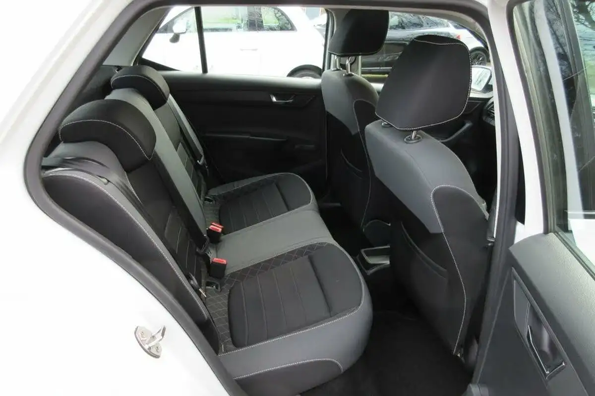 2020-skoda-fabia-10-mpi-se-60ps-hatchback-big-25