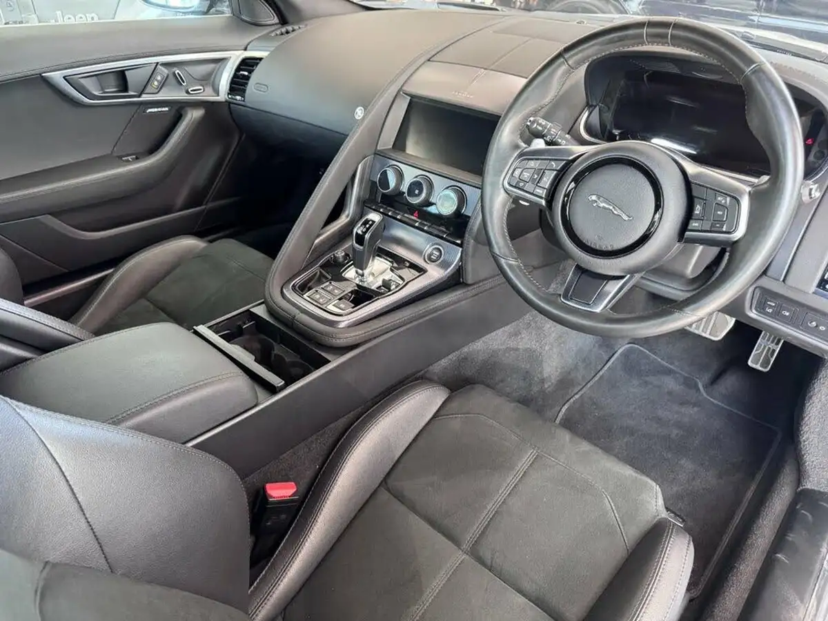 2022-jaguar-f-type-50-v8-p450-r-dynamic-awd-coupe-big-9