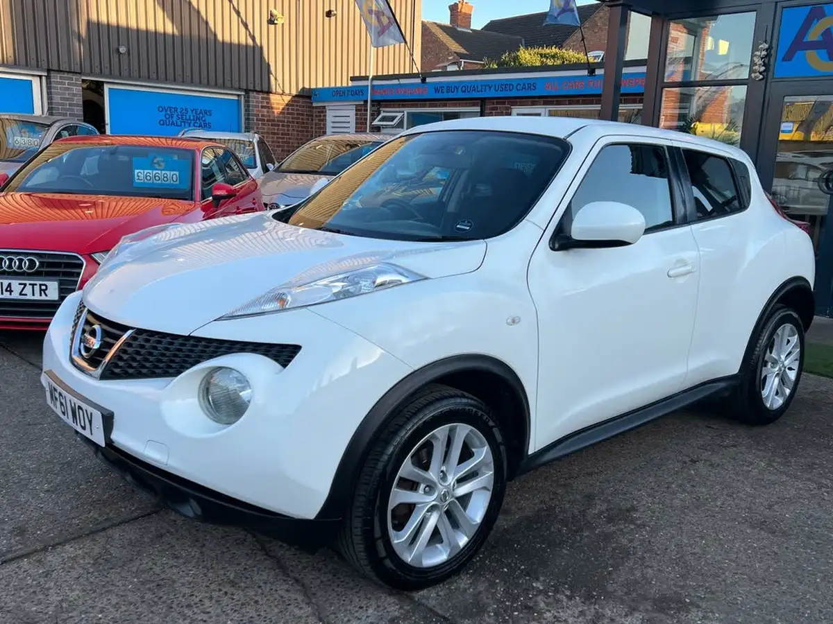2011-nissan-juke-16-acenta-premium-16v-1598cc-big-15