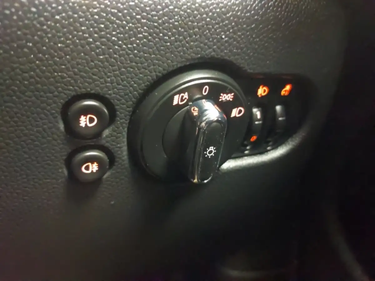 2018-mini-cooper-15-cooper-classic-ss-hatchback-5d-big-12