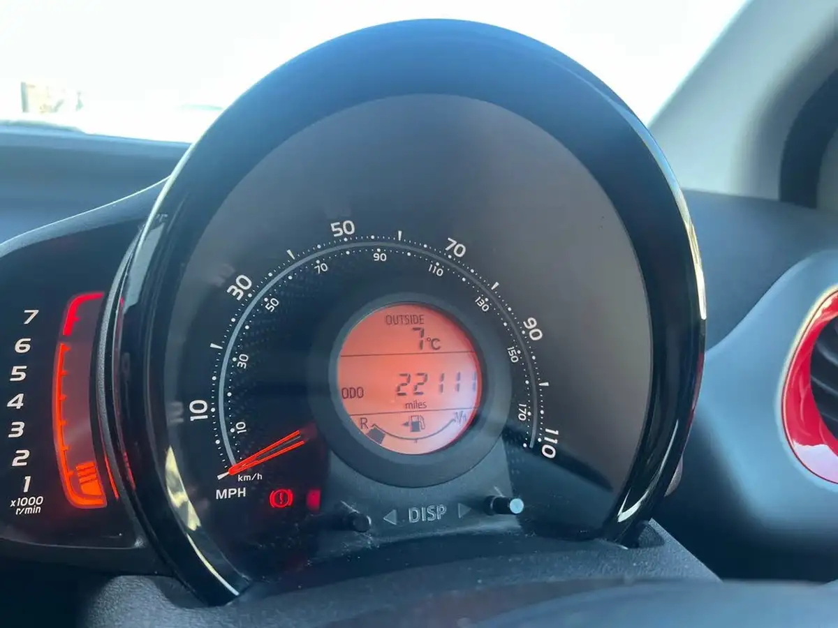 2020-toyota-aygo-10-vvt-i-x-play-tss-big-17
