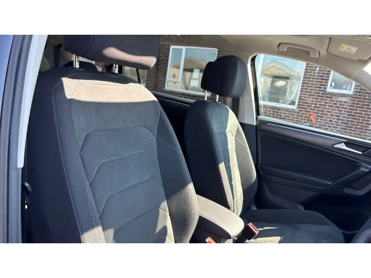 2023-volkswagen-tiguan-allspace-15-tsi-r-line-big-66