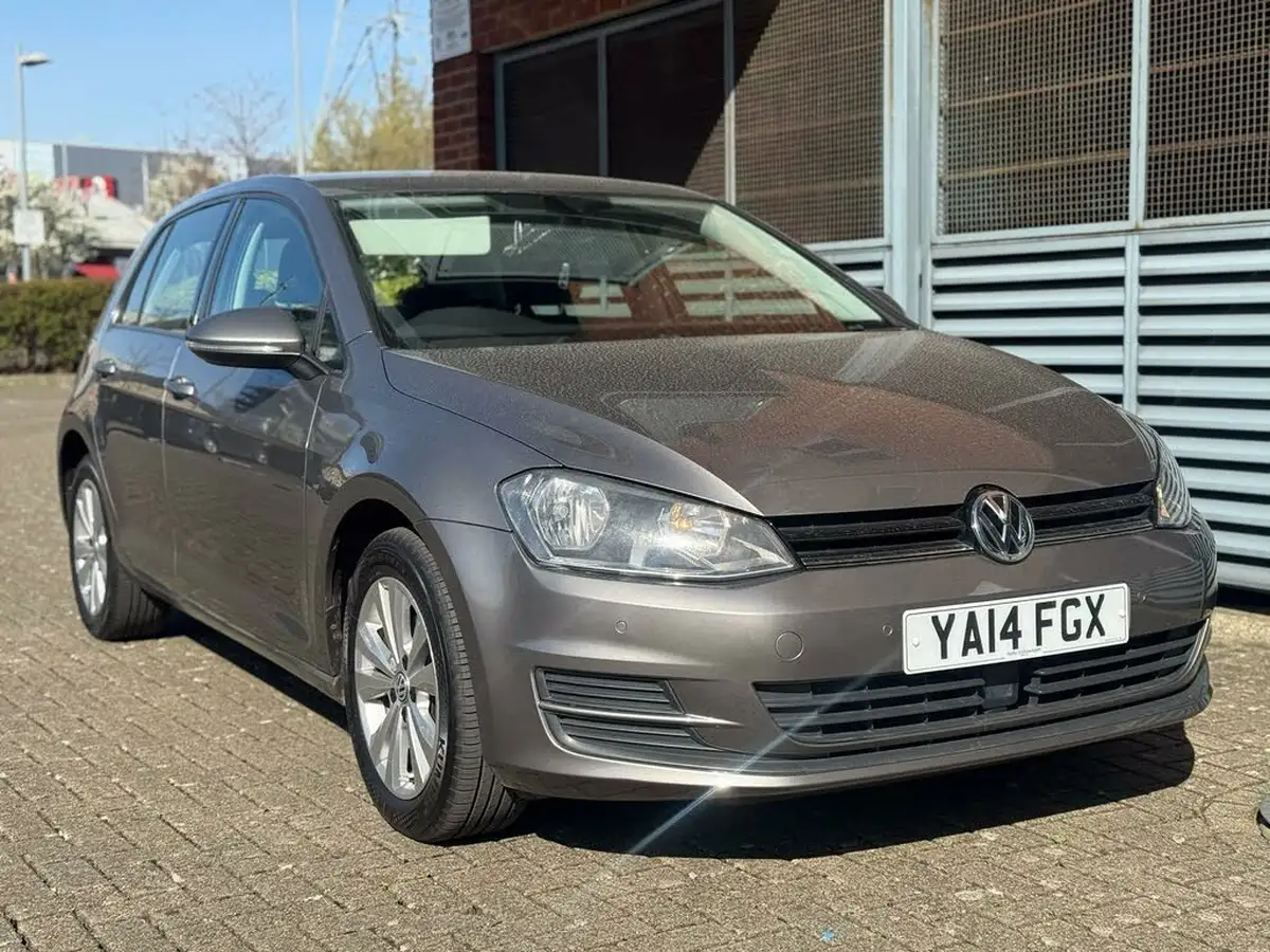 2014-volkswagen-golf-14-se-122ps-bmtss-hatchback-5d-1395cc-big-0