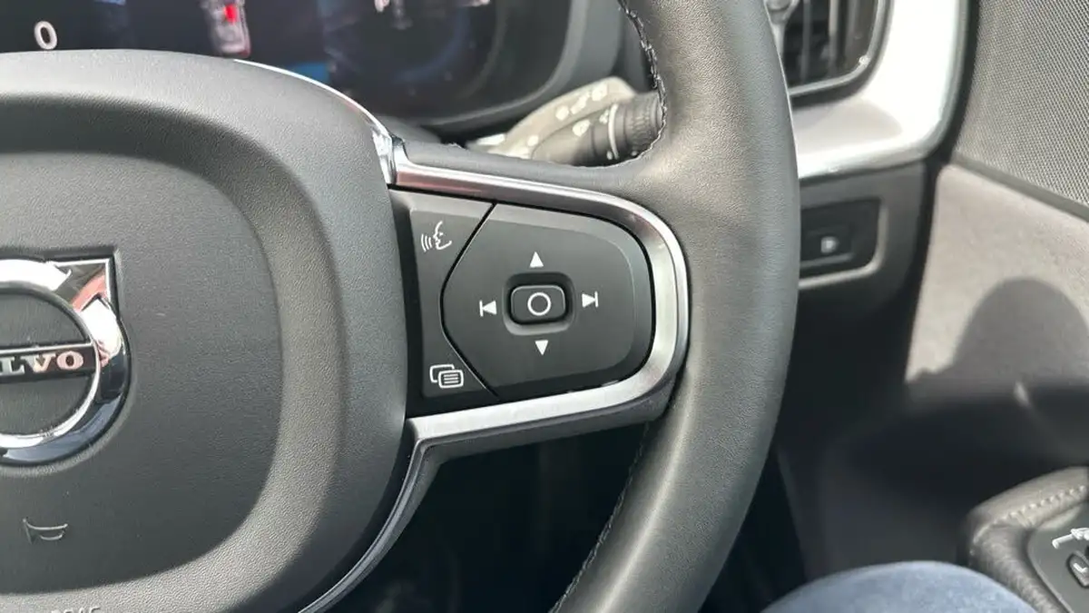 2022-volvo-xc60-20-t6-inscription-expression-350bhp-plug-in-hybrid-big-18