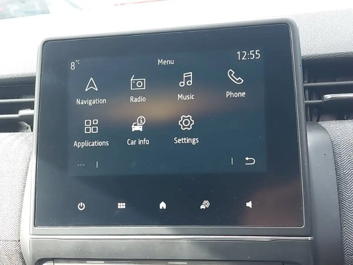 2024-renault-clio-16-techno-big-9