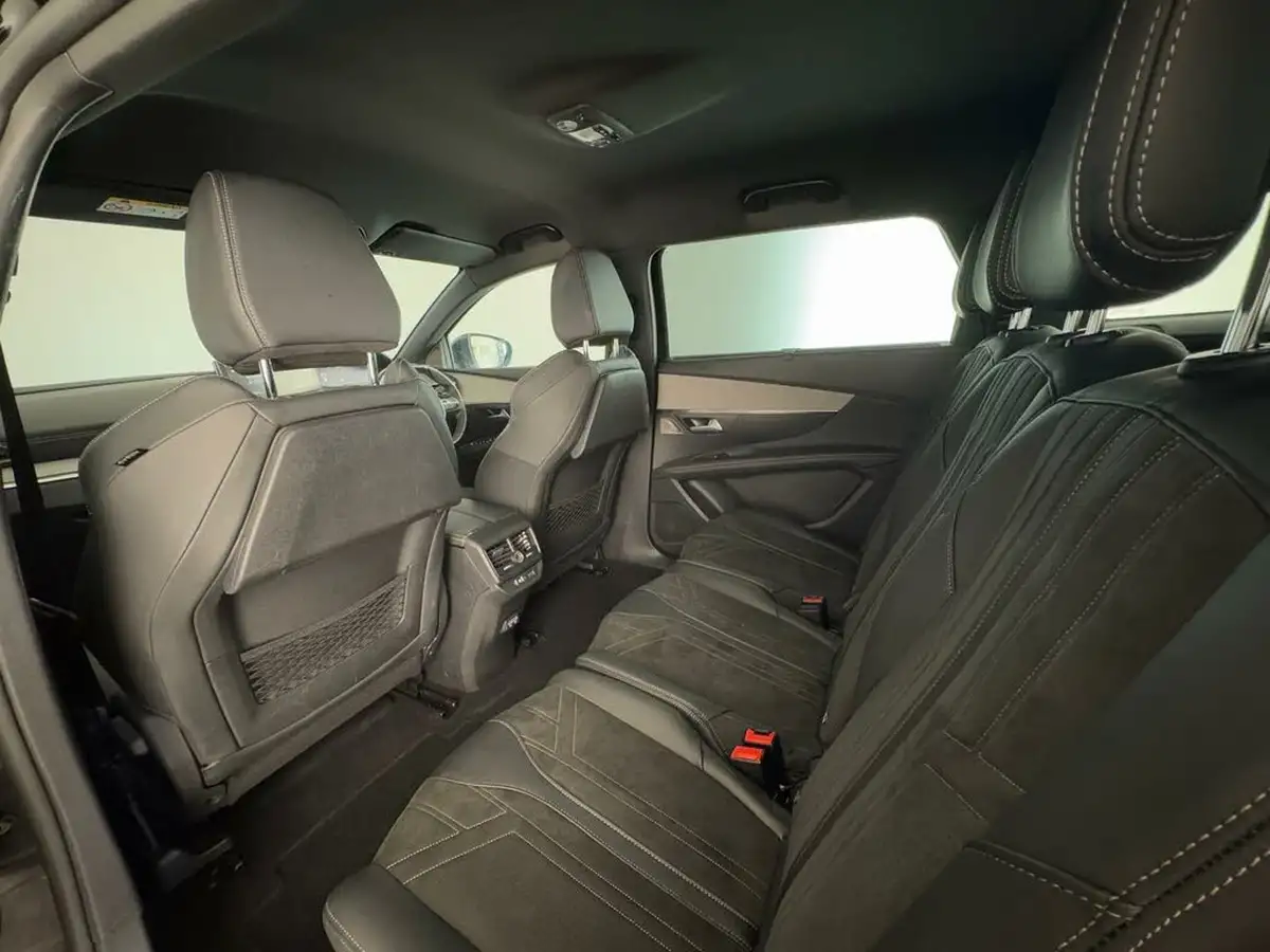2021-peugeot-5008-suv-12-puretech-gt-premium-big-14