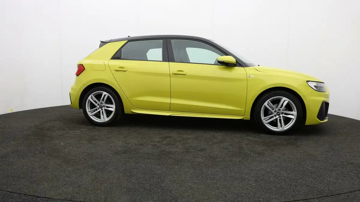 2022-audi-a1-10-25-tfsi-s-line-big-32
