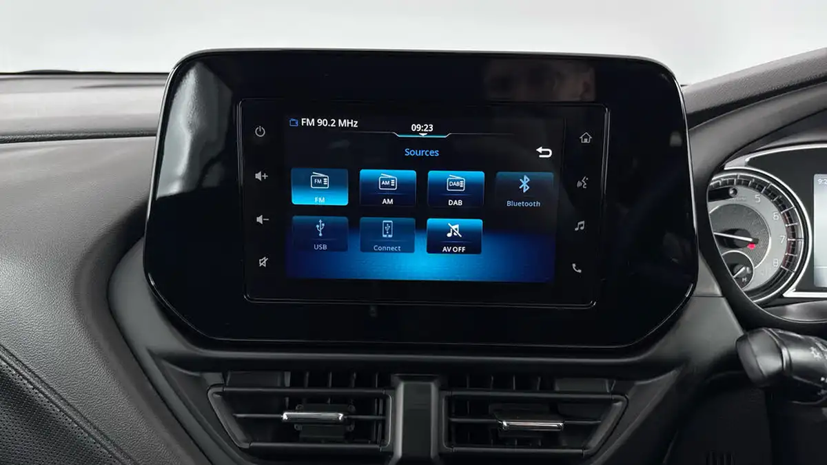 2023-suzuki-s-cross-14-boosterjet-motion-big-15