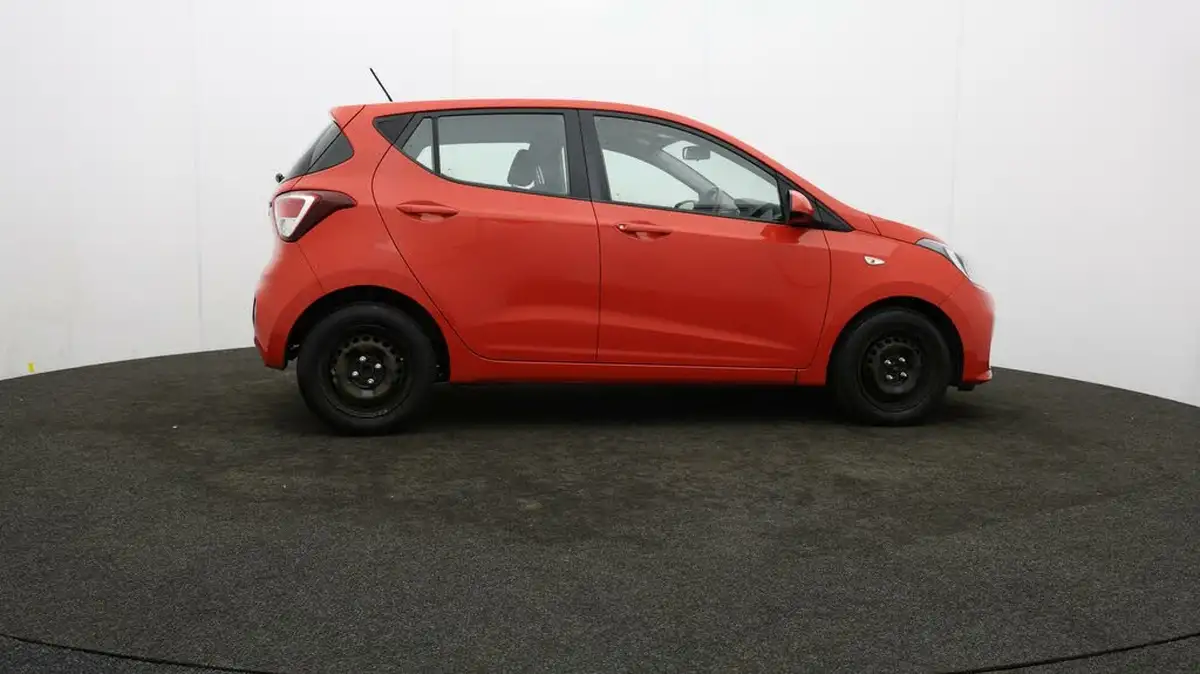2018-hyundai-i10-10-se-67ps-big-30