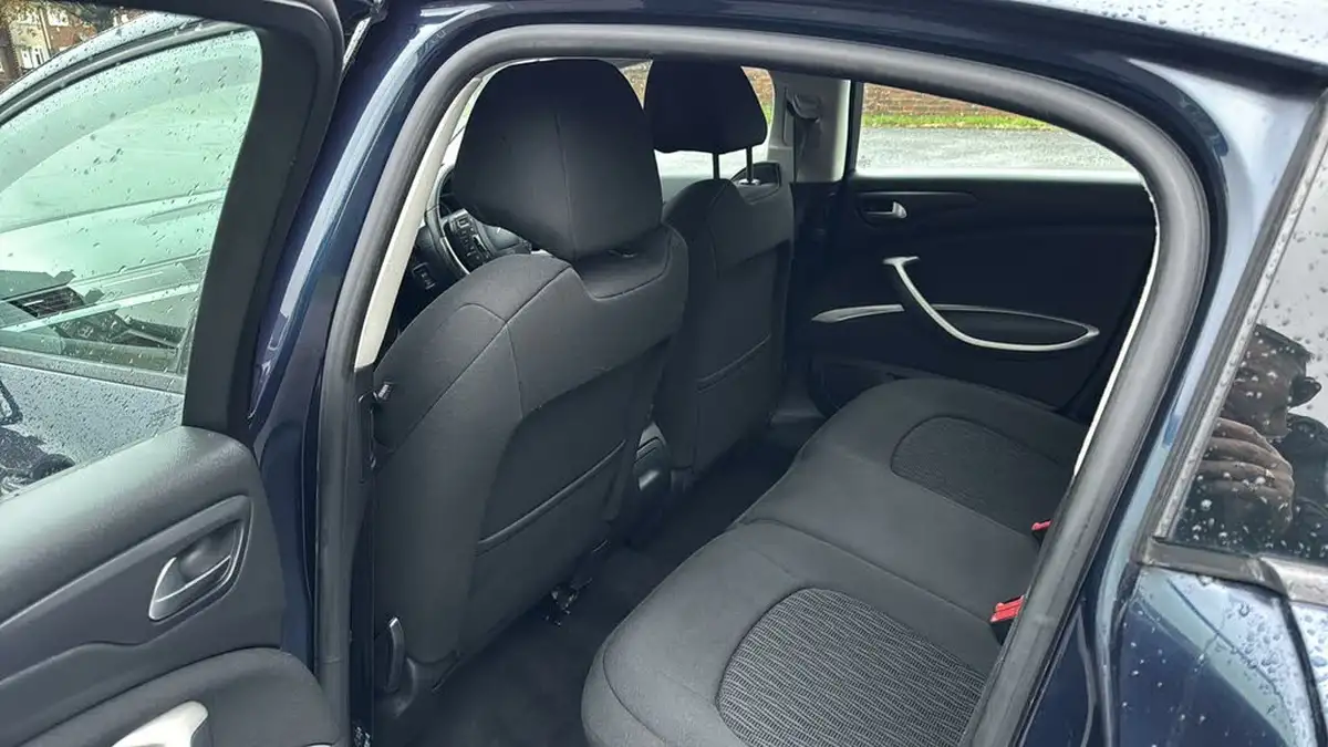 2011-citroen-c5-20td-vtr-nav-saloon-4d-big-24