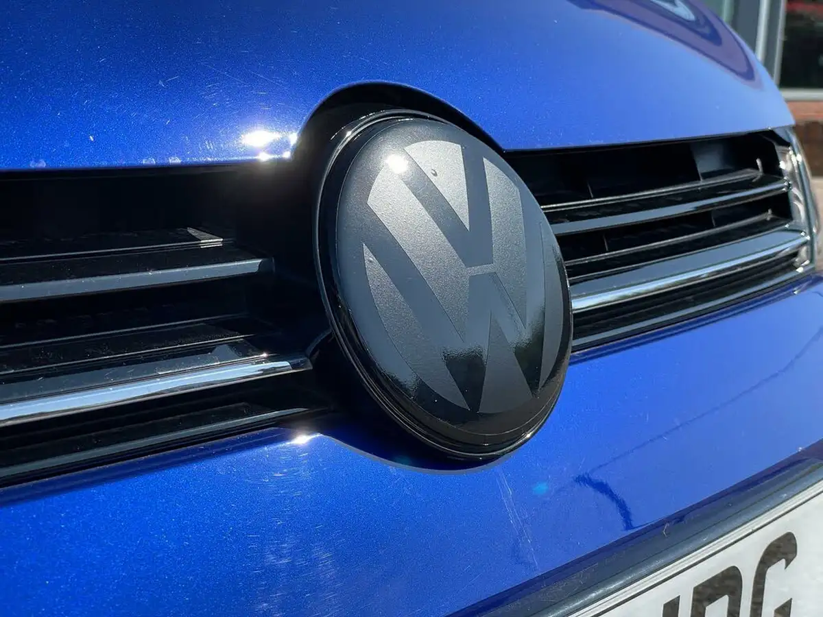 2019-volkswagen-golf-20-tsi-r-300ps-hatchback-5d-dsg-big-25