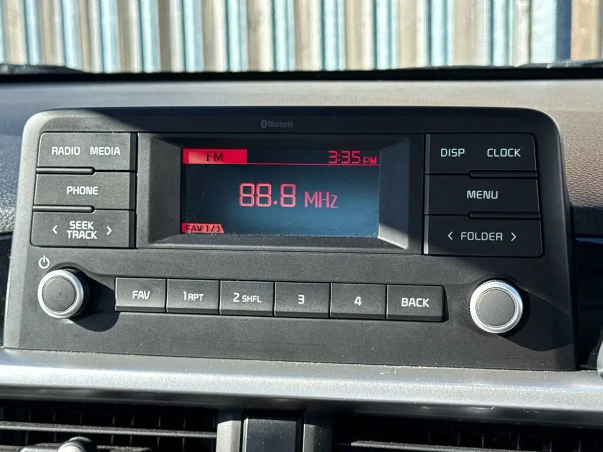 2022-kia-picanto-10-2-big-11