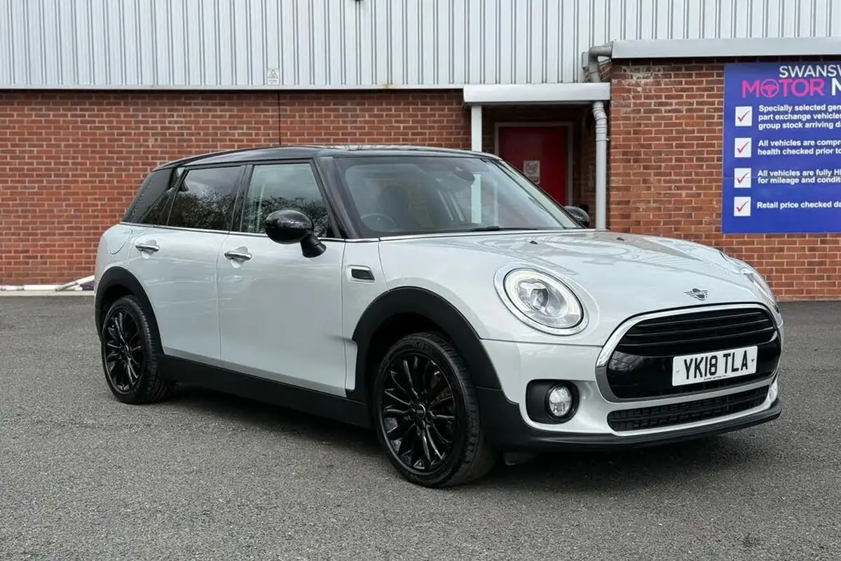 2018-mini-clubman-15-cooper-auto-big-40