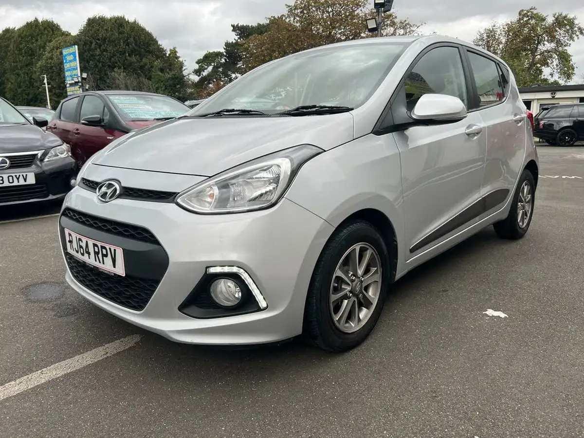 2014-hyundai-i10-10-premium-big-16