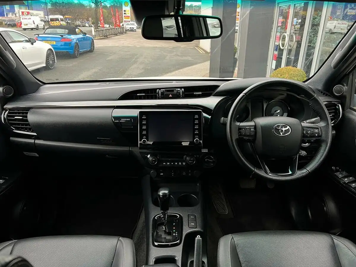2023-toyota-hi-lux-28d-4d-invincible-x-2754cc-auto-big-29
