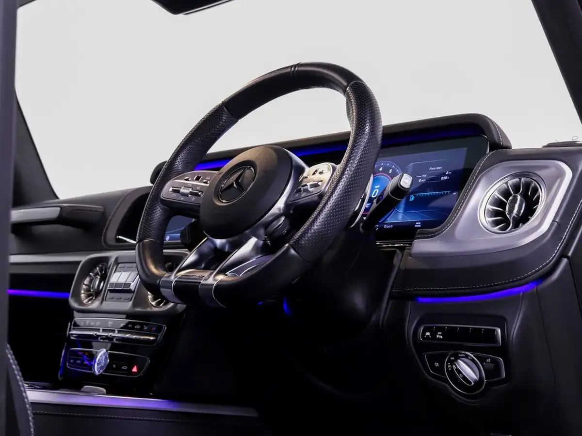 2021-mercedes-benz-g-class-40-g63-amg-big-28