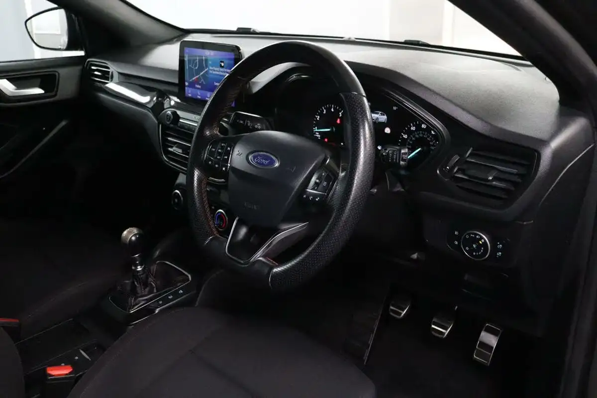2019-ford-focus-10t-st-line-ss-hatchback-big-2