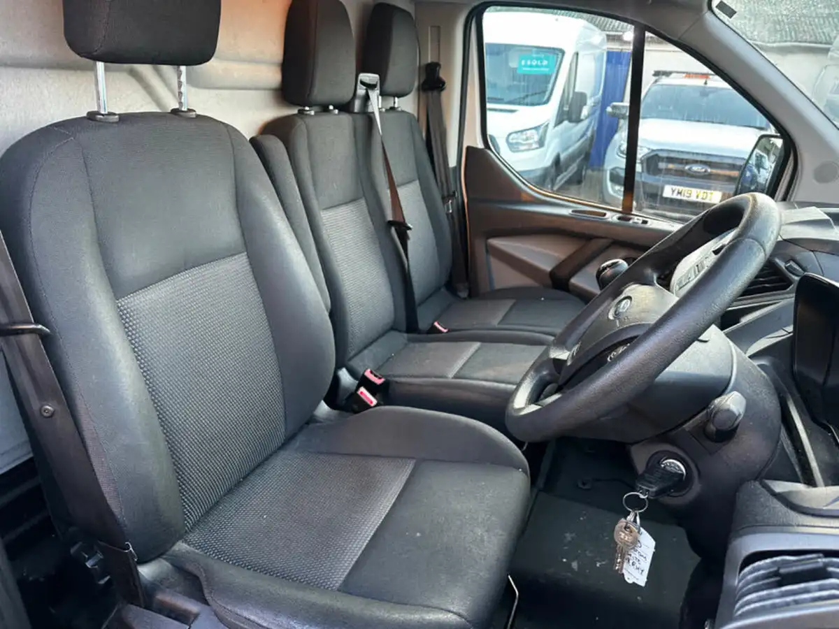 2018-ford-transit-custom-20tdci-290-l1h1-105pseu6-panel-van-big-14