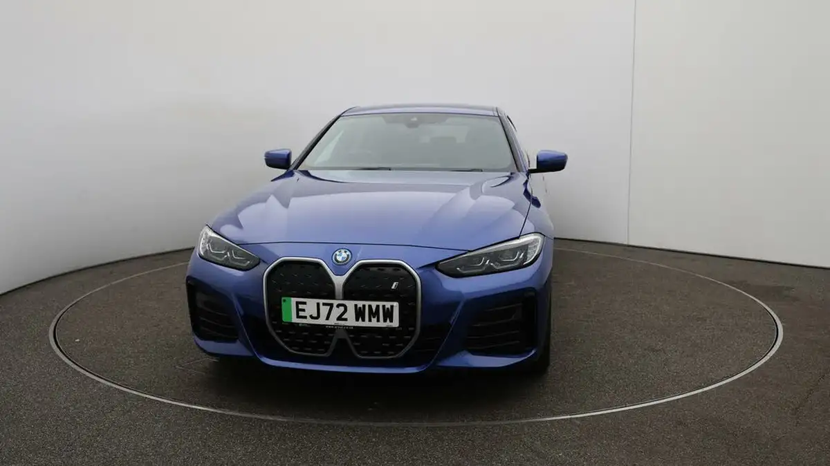 2022-bmw-i4-e-edrive40-m-sport-big-33
