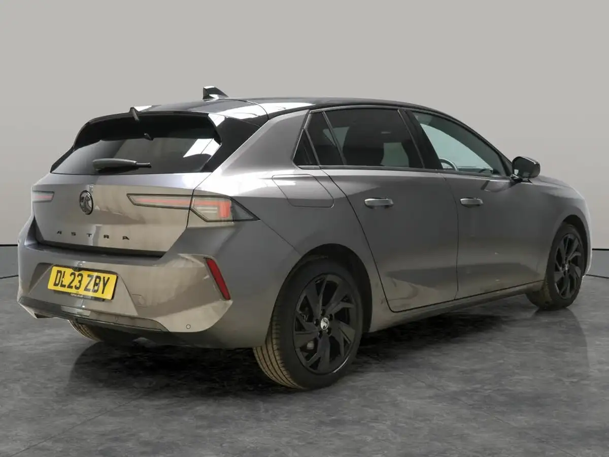 2023-vauxhall-astra-12-turbo-gs-hatchback-big-8