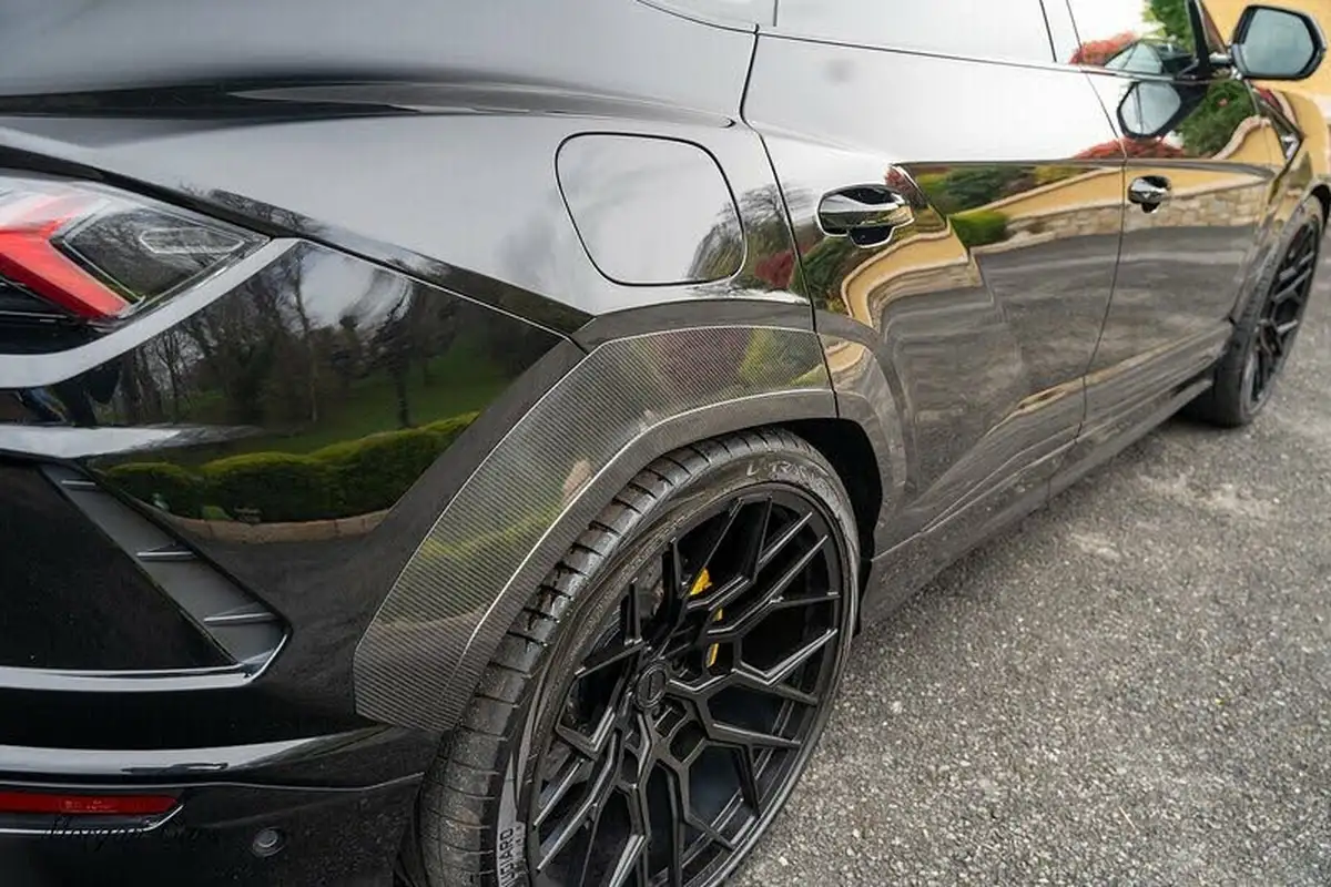 2020-lamborghini-urus-40-no-trim-big-8