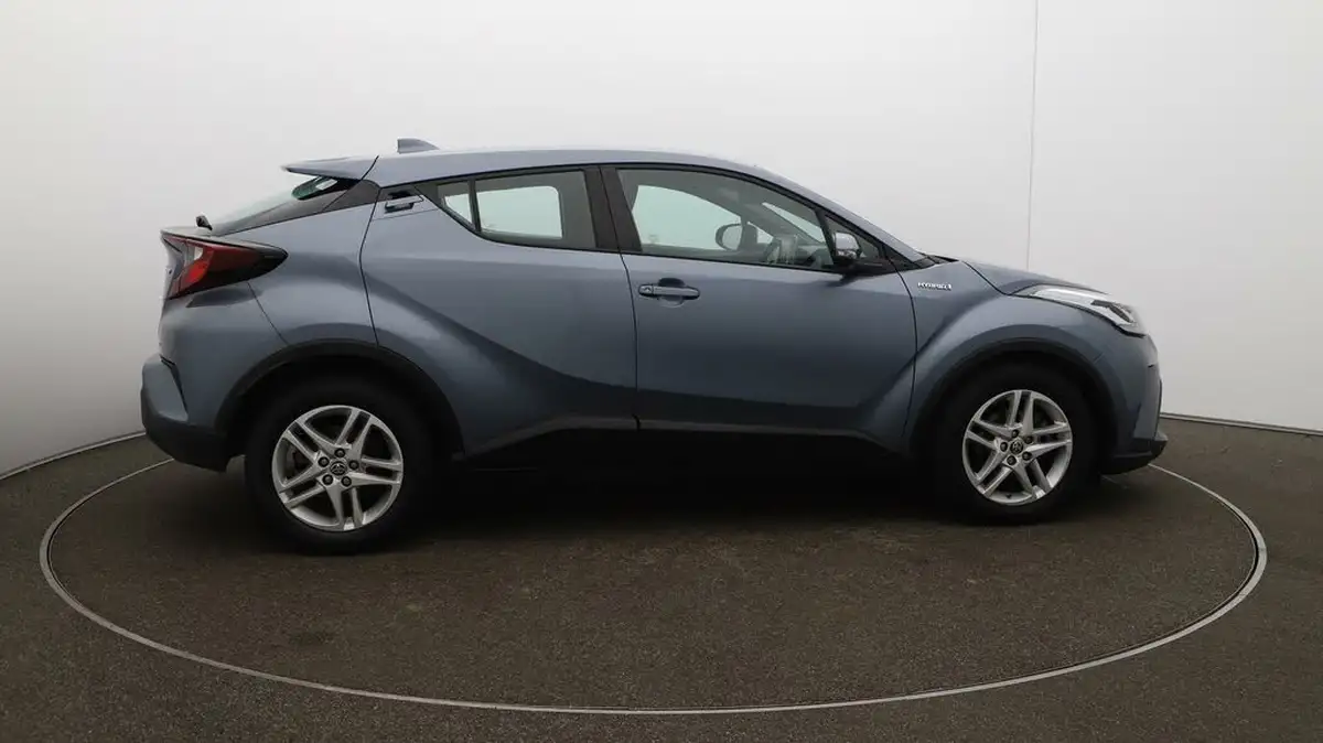 2021-toyota-c-hr-18-vvt-i-icon-big-8