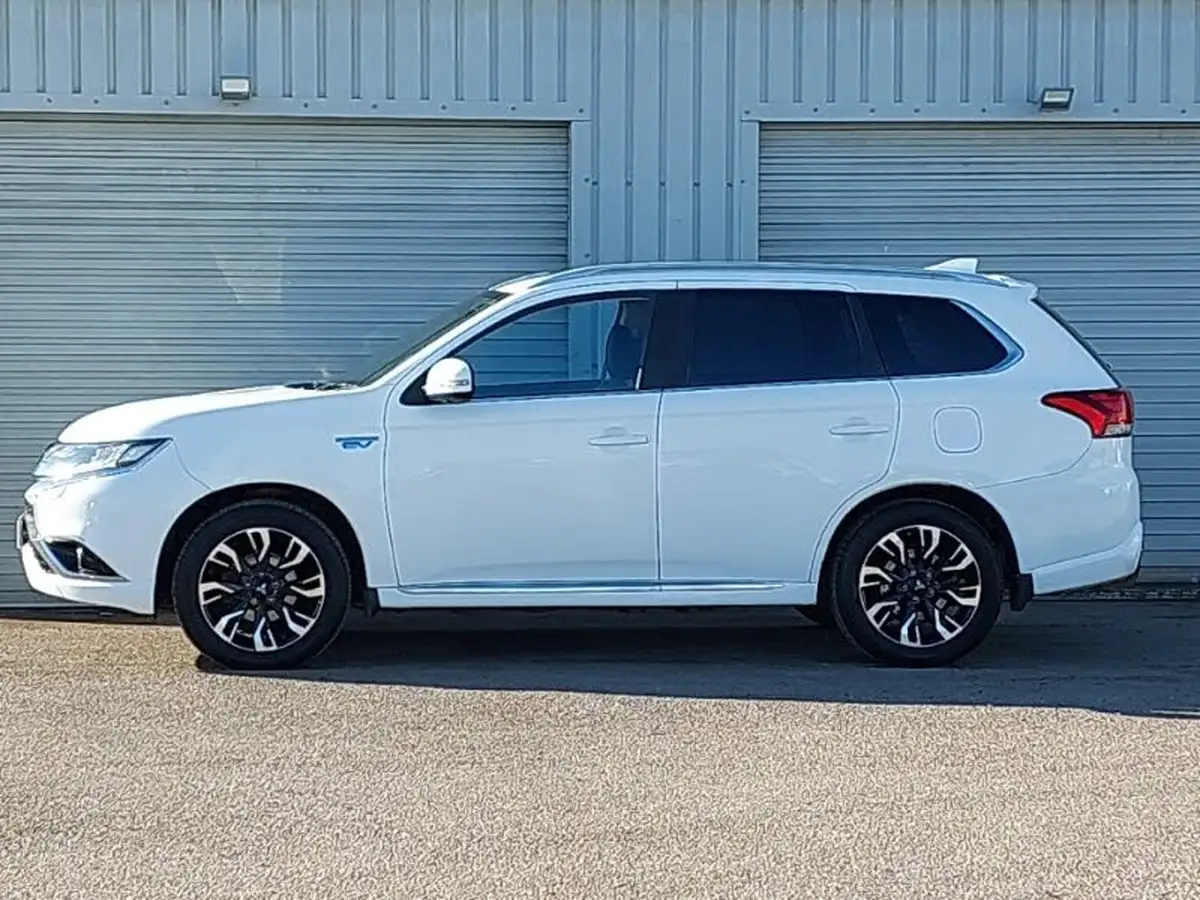 2018-mitsubishi-outlander-20-4h-phev-big-3