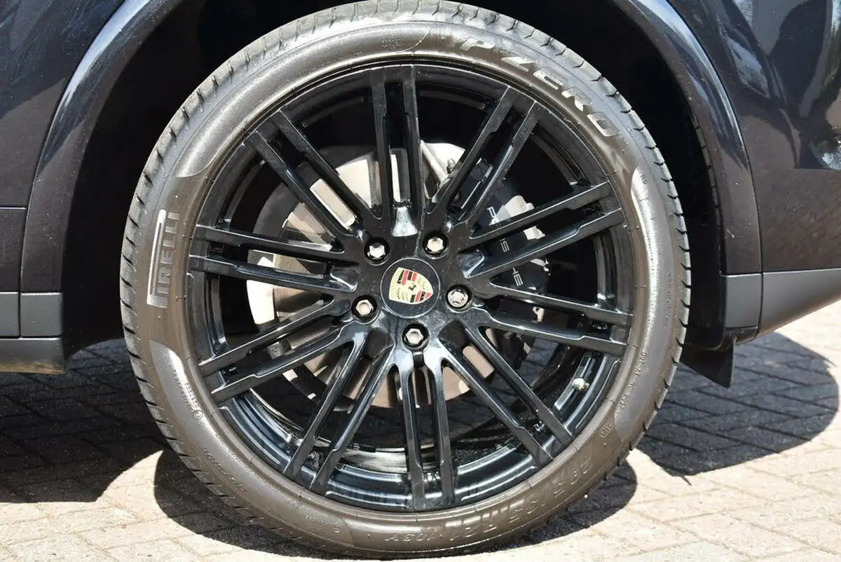 2018-porsche-cayenne-30td-diesel-platinum-edition-big-4