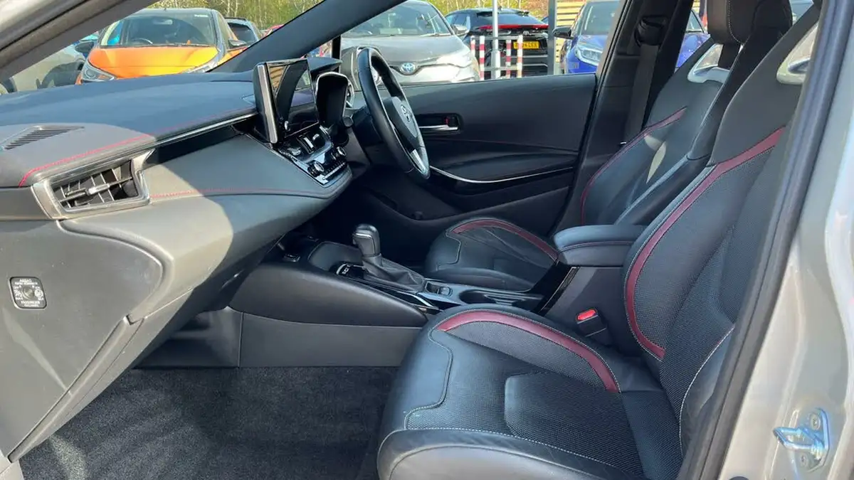 2022-toyota-corolla-18-vvt-i-excel-120bhp-trk-hatchback-big-9