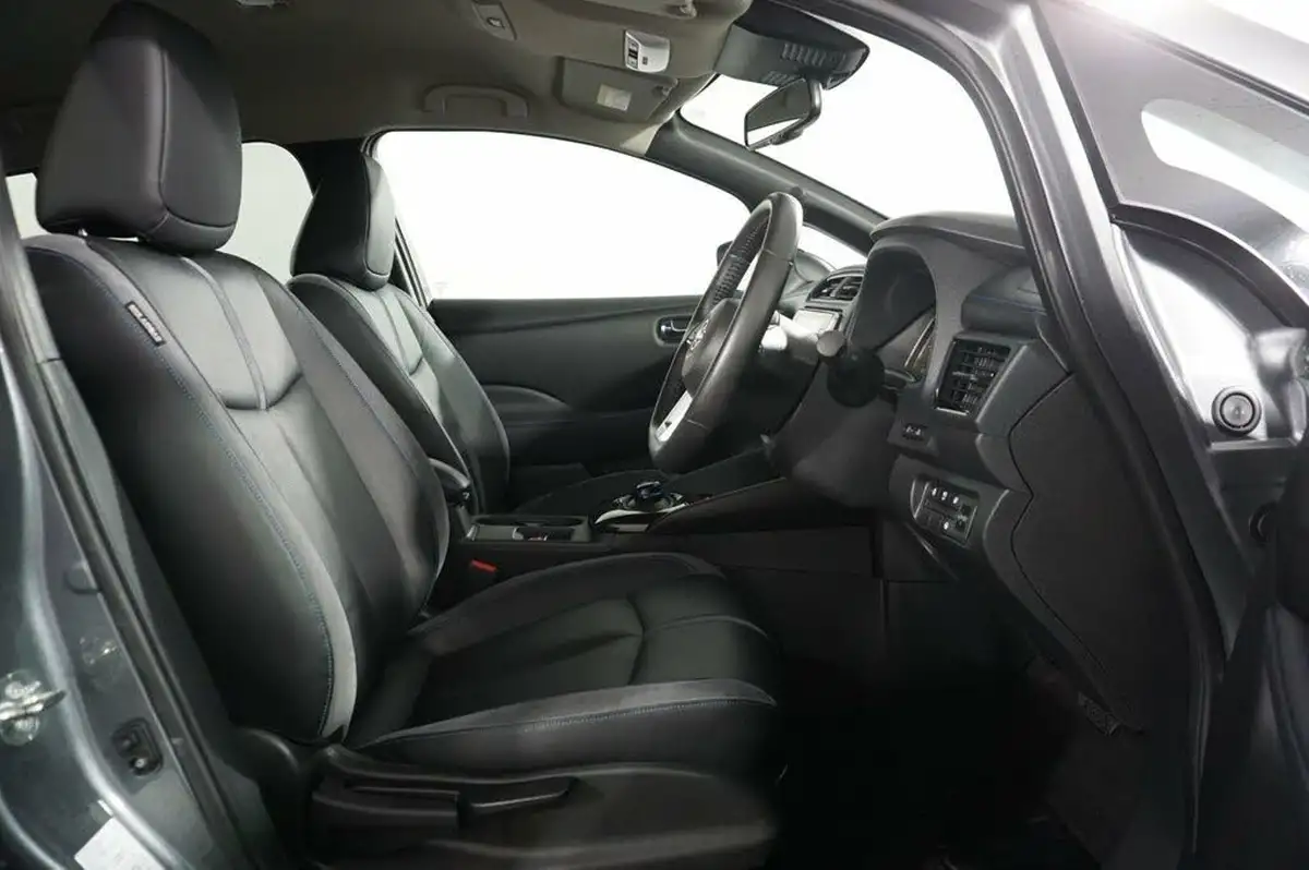 2023-nissan-leaf-e-tekna-39kwh-big-8