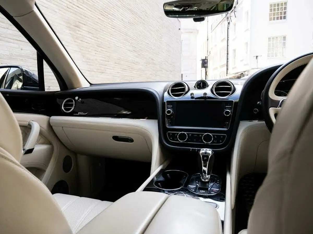 2019-bentley-bentayga-60-w12-speed-big-35