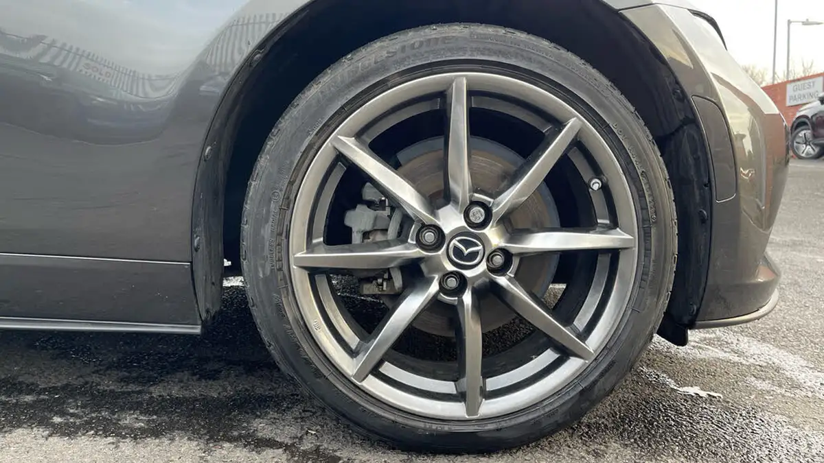 2022-mazda-mx-5-20-sport-tech-convertible-big-19