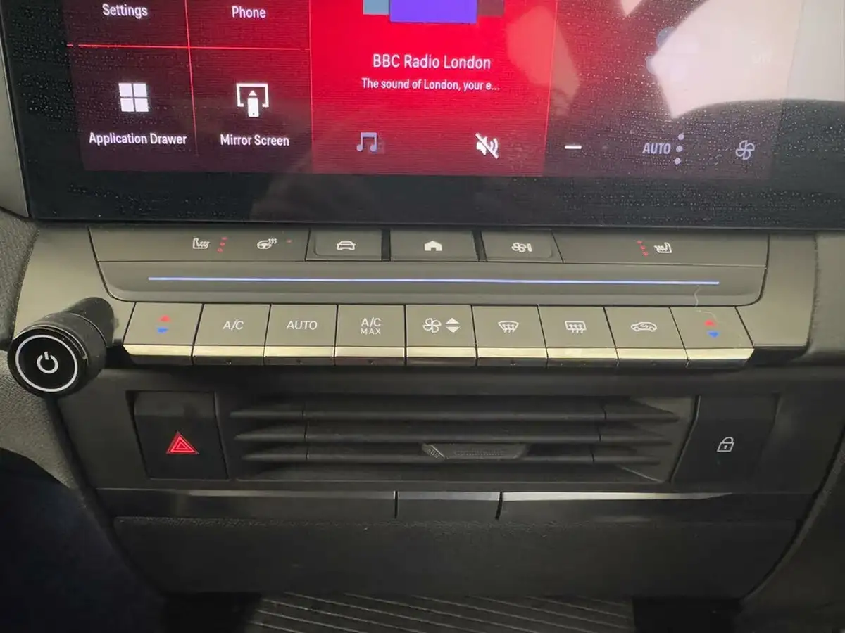 2023-vauxhall-astra-12-turbo-gs-hatchback-auto-big-30