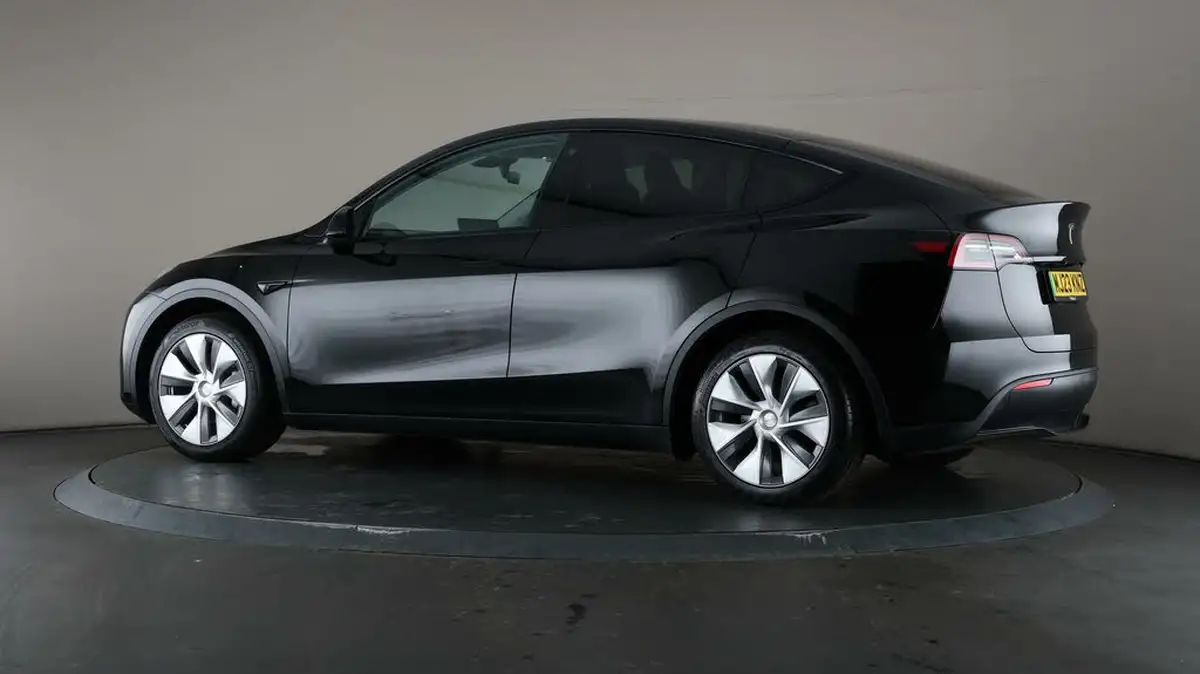 2023-tesla-model-y-e-rwd-big-67