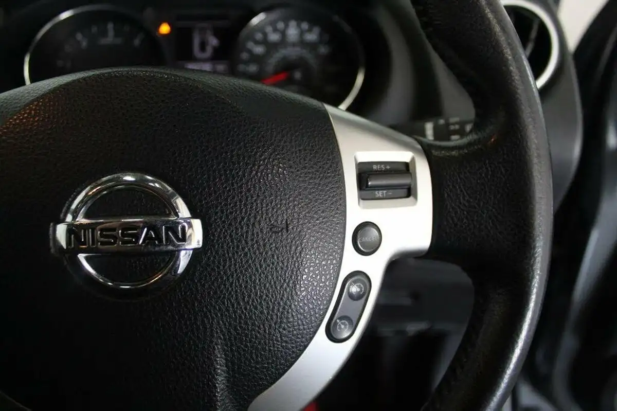 2011-nissan-qashqai2-16td-tekna-ss-4wd-big-39