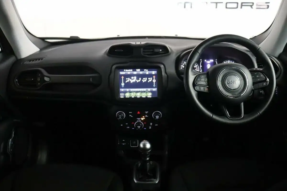 2020-jeep-renegade-10-gse-night-eagle-big-2