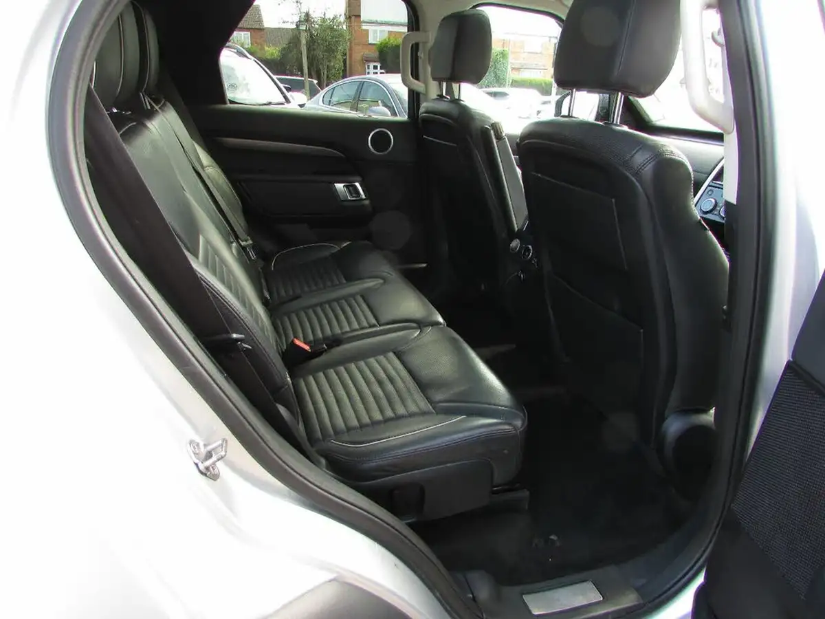 2017-land-rover-discovery-30td6-hse-259ps-awd-station-wagon-5d-auto-big-9