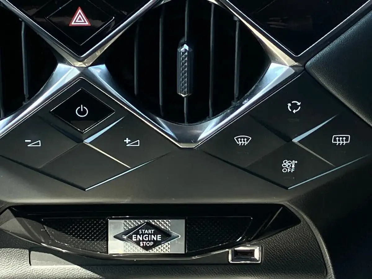 2021-ds-ds-3-crossback-e-tense-ultra-prestige-big-36